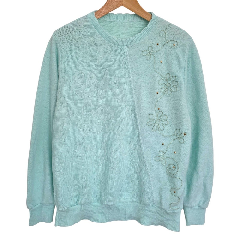Vintage‎ Mint Green Scalloped Neckline Sweater with Metallic Gold Embroidery
